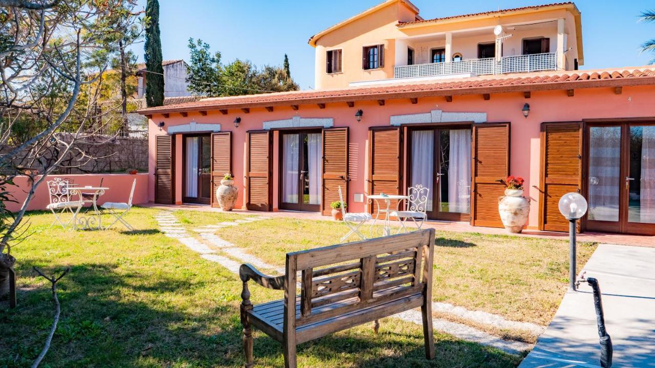 Quadrifoglio Affittacamere San Teodoro  Exterior photo