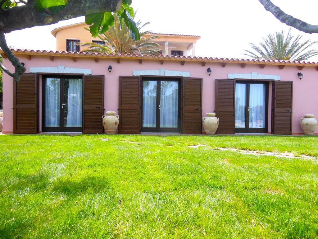 Quadrifoglio Affittacamere San Teodoro  Exterior photo